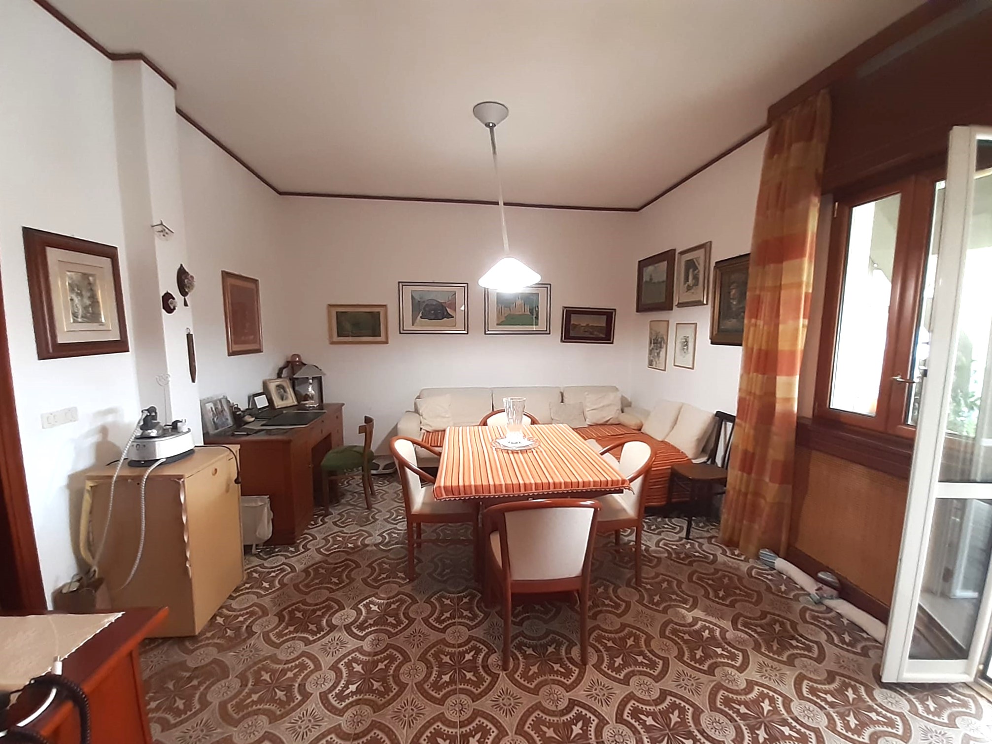 SALONE UNO